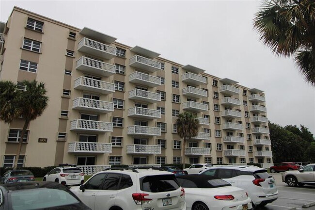 1831 NE 38th St in Fort Lauderdale, FL - Building Photo - Building Photo