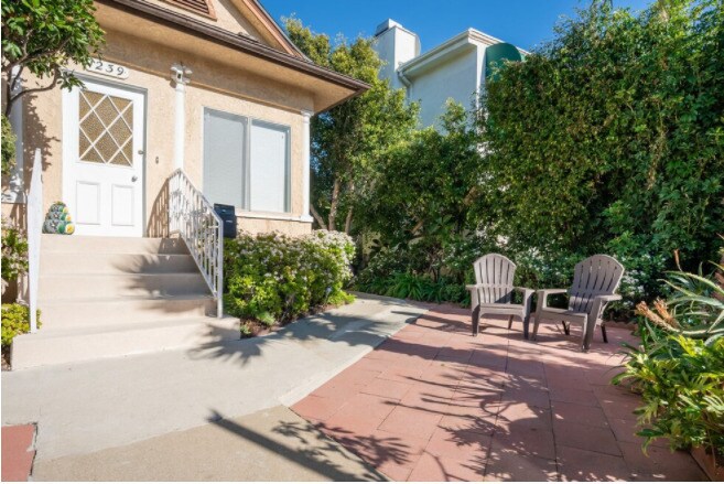 1239 24th St, Unit Half in Santa Monica, CA - Foto de edificio