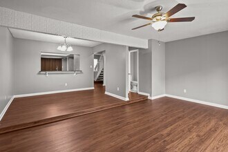 3851 Chimney Creek Dr in Virginia Beach, VA - Building Photo - Building Photo