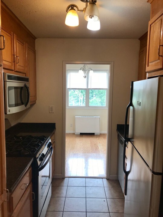 2600 Park Ave, Unit 7J in Bridgeport, CT - Foto de edificio