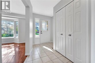 60 Kitty Murray Ln in Hamilton, ON - Building Photo - Building Photo