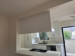 361 E Santa Anita Ave, Unit Unit C in Burbank, CA - Building Photo - Building Photo