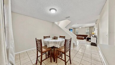 8211 Volusia Pl in Tampa, FL - Building Photo - Building Photo