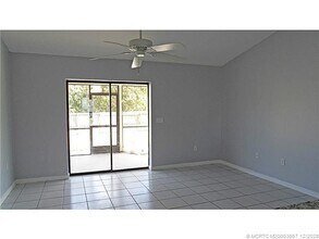 699 SW Hoffenberg Ave in Port St. Lucie, FL - Building Photo - Building Photo