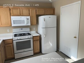 4555 E Sahara Ave-Unit -145 in Las Vegas, NV - Building Photo - Building Photo
