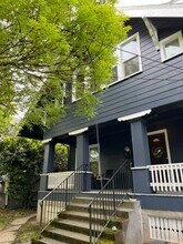 3954 SE Grant St in Portland, OR - Building Photo - Building Photo