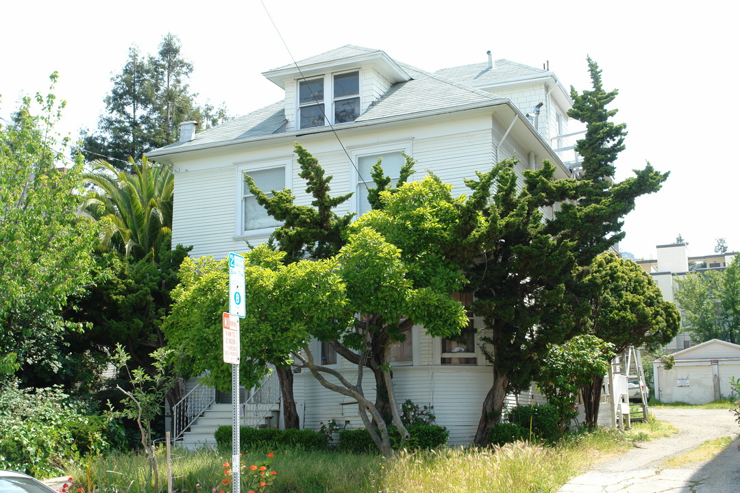 2517 Regent St in Berkeley, CA - Foto de edificio