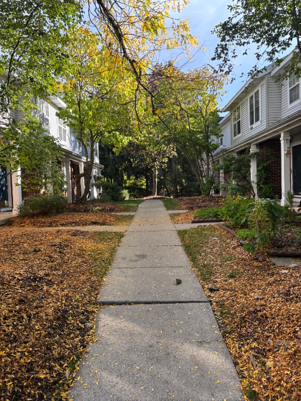 property at 3916 Courtyard Pl SE