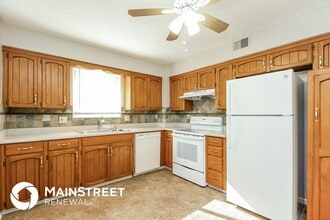 5221 N Wyandotte St in Gladstone, MO - Foto de edificio - Building Photo