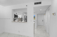 7290 Kinghurst Dr, Unit 306 in Delray Beach, FL - Building Photo - Building Photo