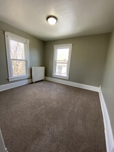 232 Hewitt W Ave, Unit 2 in Marquette, MI - Foto de edificio - Building Photo