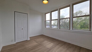 6018 S St Lawrence Ave in Chicago, IL - Building Photo - Building Photo