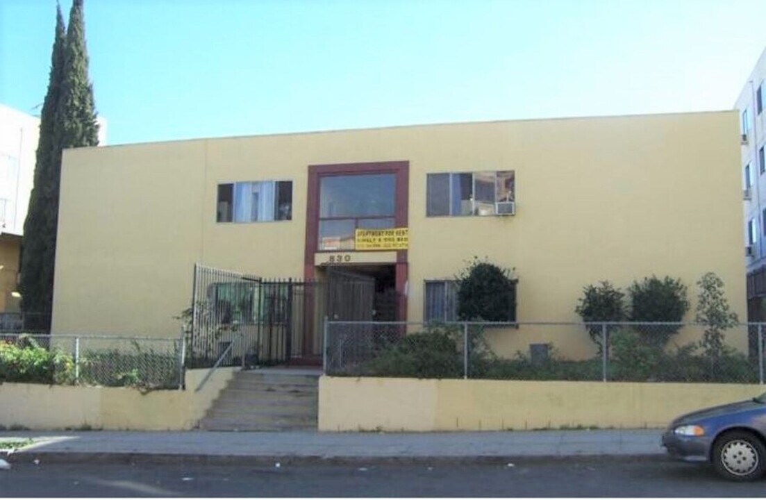 830 S. Grandview in Los Angeles, CA - Foto de edificio
