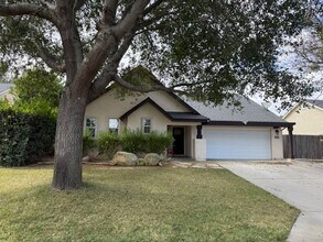 541 Fairchild Ln in Los Alamos, CA - Building Photo - Building Photo