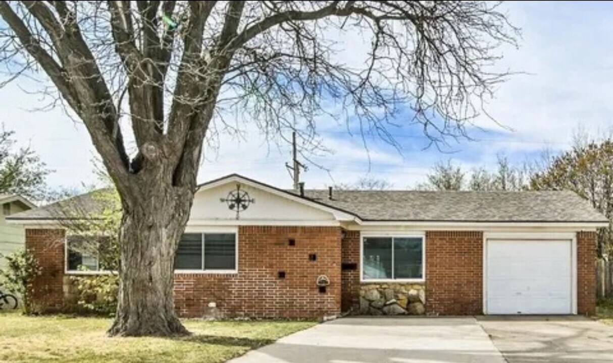 5013 53rd St in Lubbock, TX - Building Photo