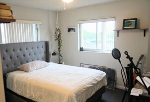 269 NW 7th St, Unit 417 in Miami, FL - Building Photo
