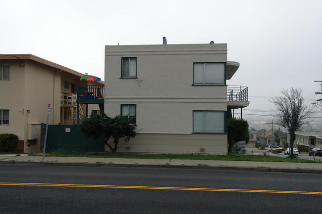 312-322 Locust Ave in South San Francisco, CA - Foto de edificio - Building Photo