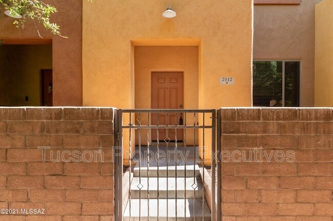 property at 2442 E Emerald Moon Dr