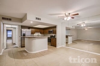 13605 N 24th Ave in Phoenix, AZ - Building Photo - Building Photo