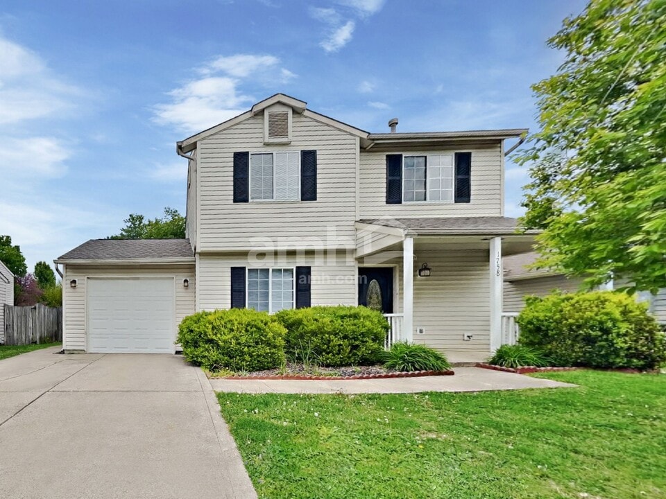 1758 Roosevelt Dr in Greenfield, IN - Foto de edificio