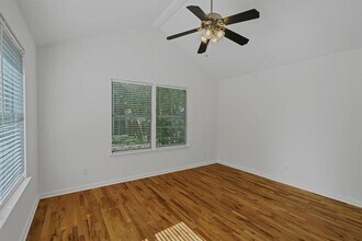 3700 Harmon Ave in Austin, TX - Building Photo - Building Photo