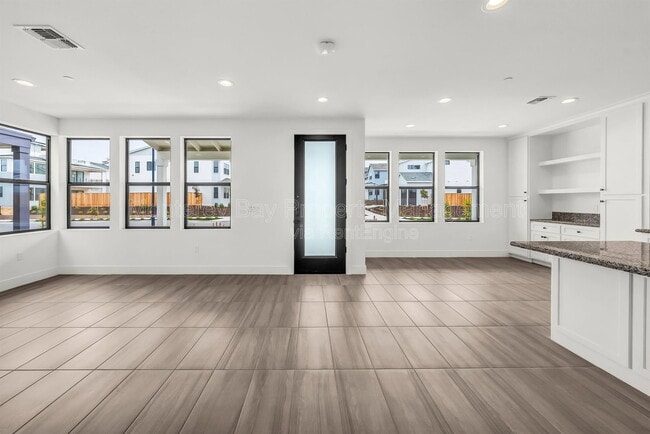 111 Sea Shell Ave in Marina, CA - Building Photo - Building Photo