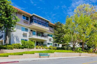 2369 Via Mariposa E in Laguna Woods, CA - Building Photo - Building Photo