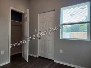 101 N Pecan St in Leonard, TX - Building Photo - Building Photo