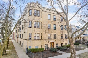 1835 W Winona St, Unit 3 in Chicago, IL - Building Photo