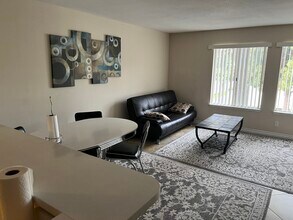 8889 Caminito Plz, Unit 7221 in San Diego, CA - Building Photo - Building Photo