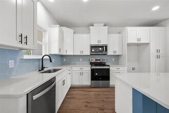 601 Fisher Dr in Bronson, FL - Building Photo - Building Photo