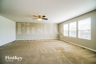 270 Cloverhill Dr in Galloway, OH - Building Photo - Building Photo