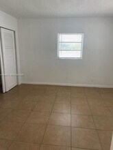 133 SE 4th Ave in Hallandale Beach, FL - Building Photo - Building Photo