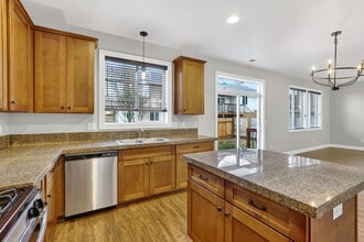 19112 Arletha Ct in Sandy, OR - Foto de edificio - Building Photo