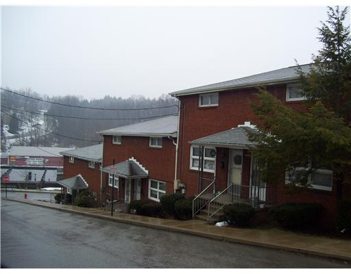 900-910 Spruce St in Irwin, PA - Building Photo