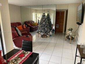 9070 SW 125th Ave in Miami, FL - Building Photo - Building Photo