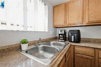 3313 W Harmont Dr, Unit 3 in Phoenix, AZ - Foto de edificio - Building Photo