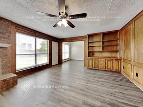 1666 Clarendon Dr in Lewisville, TX - Building Photo - Building Photo