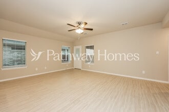 8520 Hollymead Ln in Fort Worth, TX - Building Photo - Building Photo