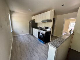 1105 W 4th St, Unit Unit 3 in Wilmington, DE - Building Photo