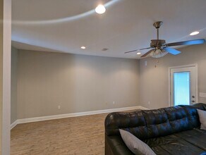 8776 Brown Pelican Cir in Navarre, FL - Building Photo - Building Photo