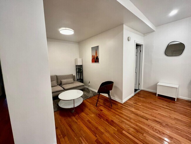 1121 Jefferson Ave, Unit 2 in Brooklyn, NY - Building Photo - Building Photo