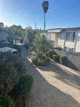 Palm Terrace in Carson, CA - Building Photo - Building Photo