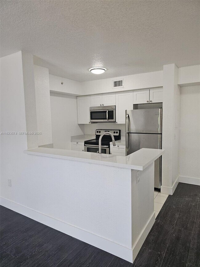 15410 SW 284th St in Homestead, FL - Foto de edificio - Building Photo