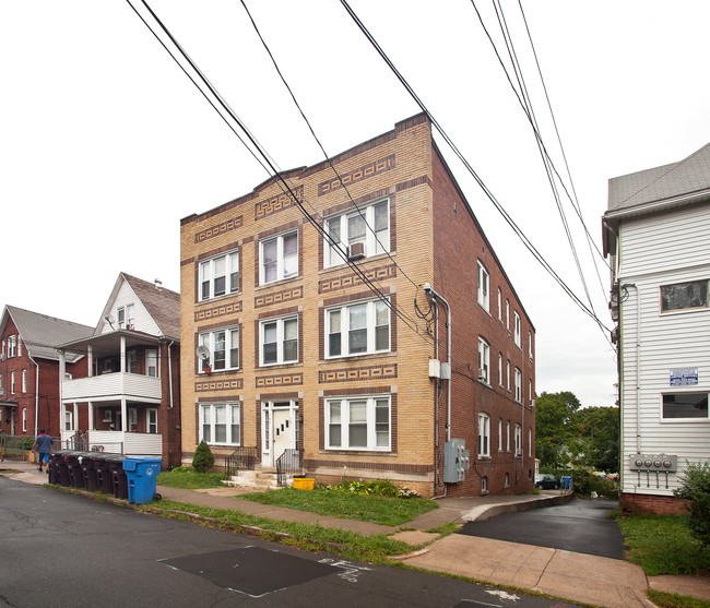 105 Clark St in New Britain, CT - Building Photo - Building Photo