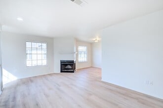 9202 Glen Meadow Ln in Beaumont, TX - Building Photo - Building Photo