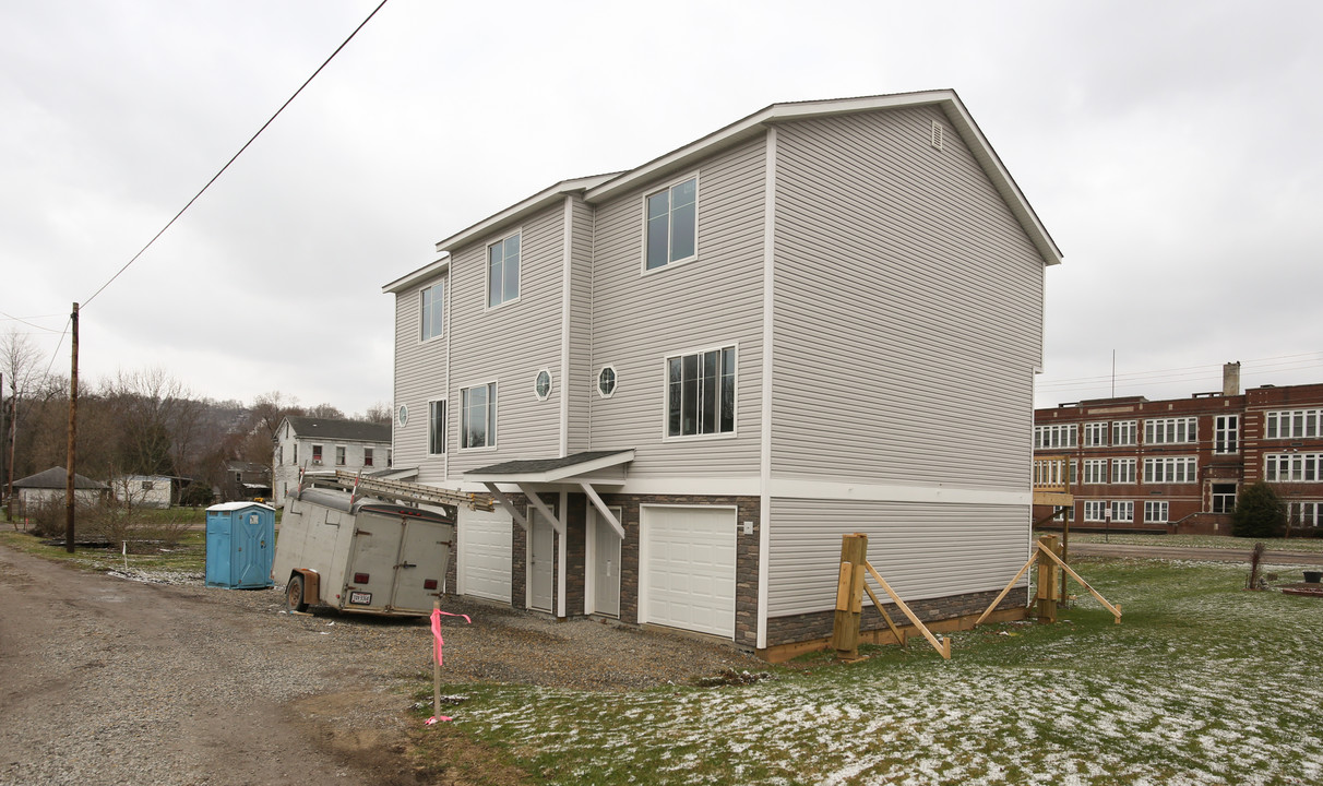 Taylor Square Apartments in Powhatan Point, OH - Building Photo