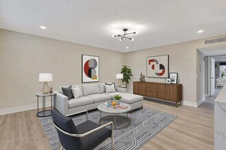 802 Burgundy Q in Delray Beach, FL - Building Photo - Building Photo