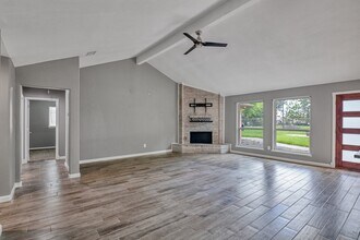 638 Fair Oak Dr in Stafford, TX - Building Photo - Building Photo