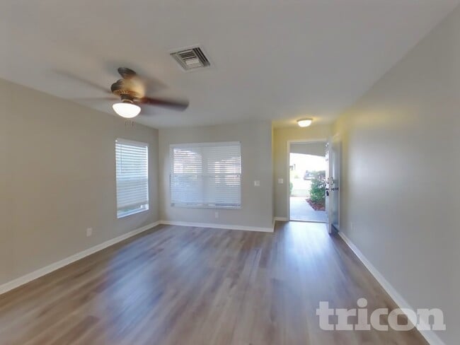 5141 Prairie View Way in Wesley Chapel, FL - Foto de edificio - Building Photo